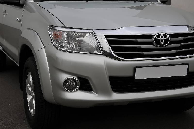 Накладки на фари (2 шт, пласт) Toyota Hilux 2006-2015 рр.