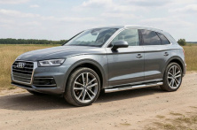 Бічні труби (2 шт., Нерж.) d60 з пластиковими вставками Audi Q5 2017-2025 рр.
