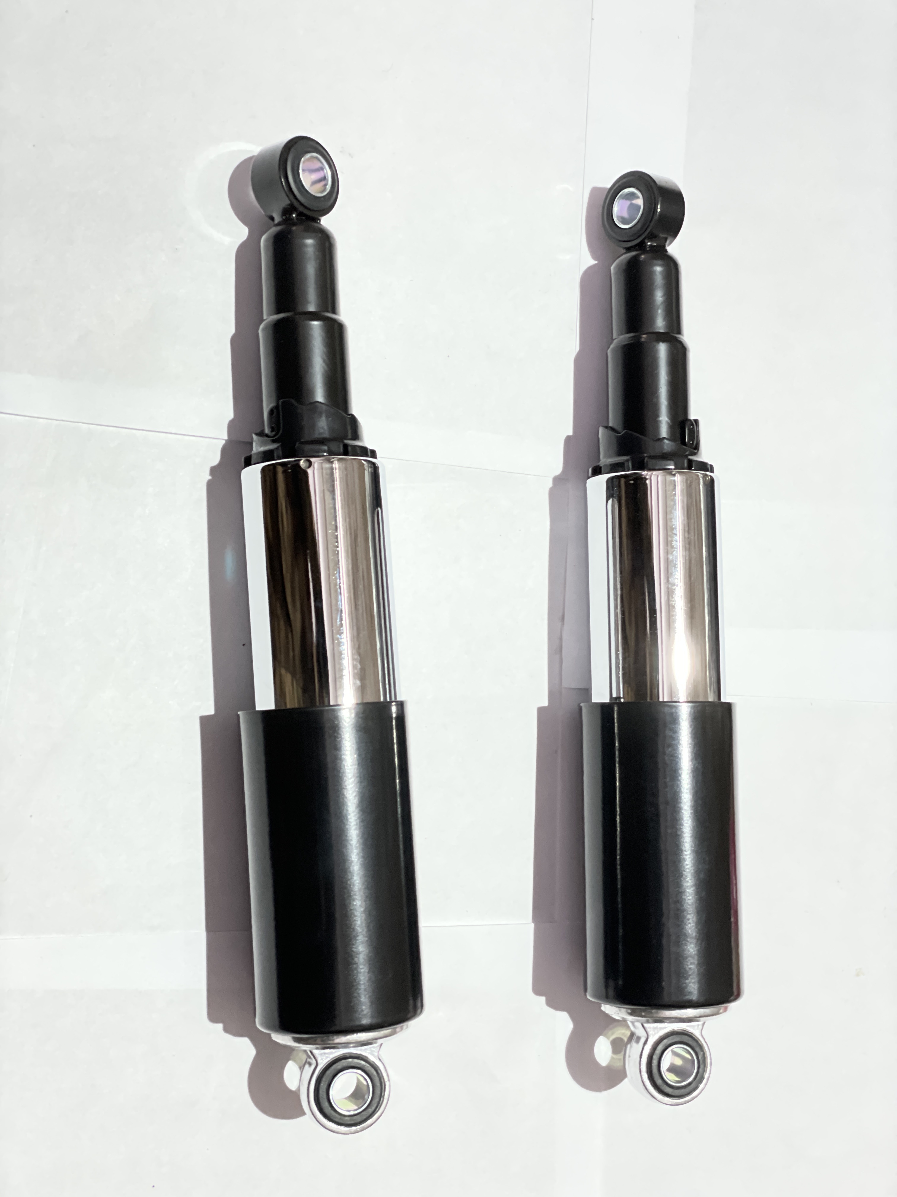 Амортизатори (пара) ЯВА 320mm, регульовані, закриті, чорні NDT