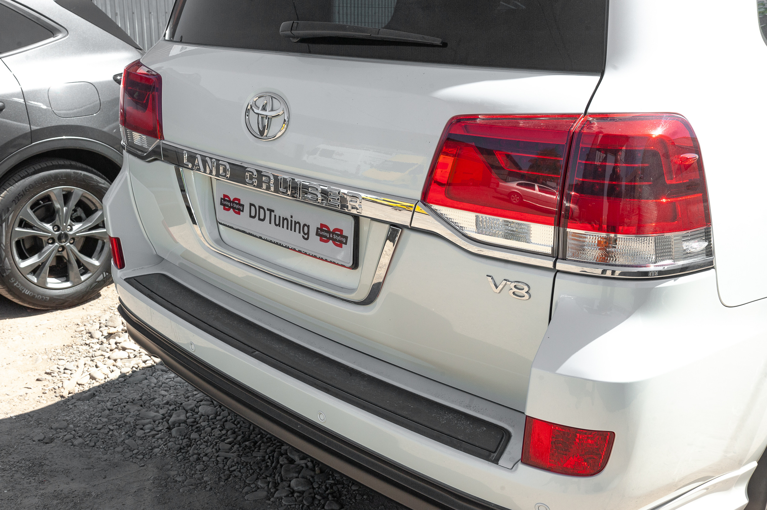 Підставка під номер стандарт Біла для Toyota Land Cruiser 200 2007-2021 рр