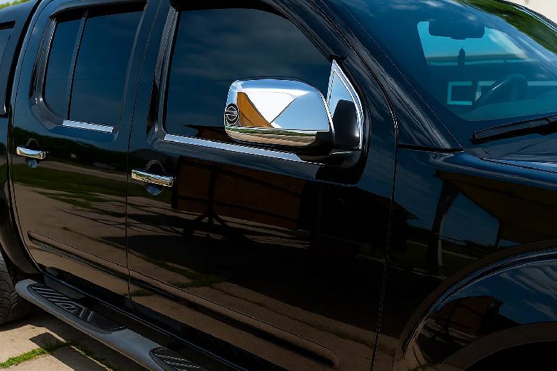Накладка на вітровички (2 шт., нерж.) Suzuki Equator 2009- рр.