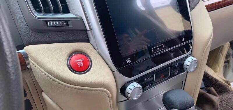 Кнопка TRD (дизайн 2018) Toyota Land Cruiser 200 2007-2021 рр.
