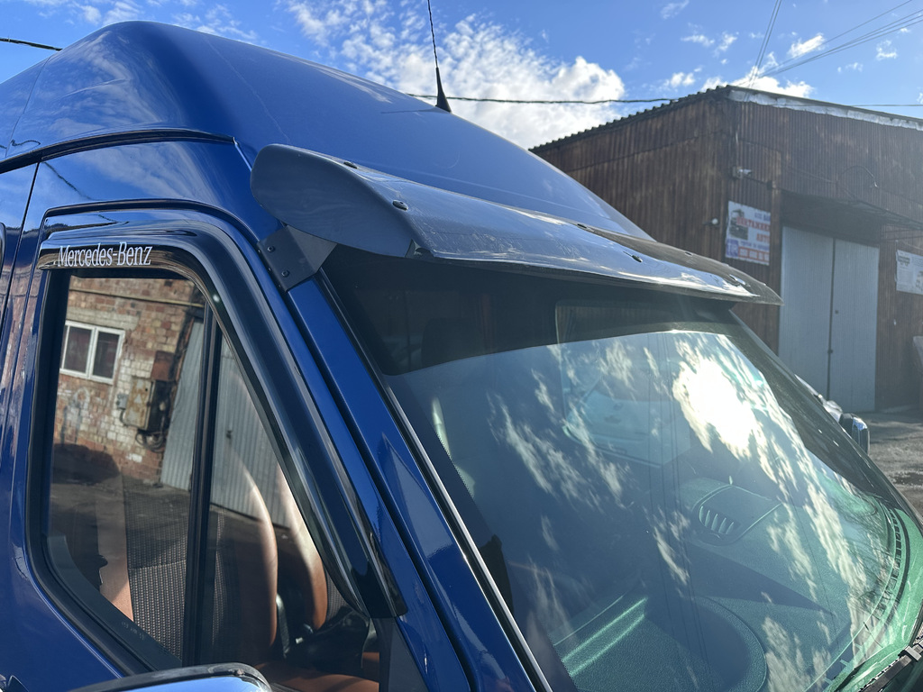 Козирьок на лобове скло (чорний глянець, 5мм) для Mercedes Sprinter W901/902/903/904/905 1995-2006 рр