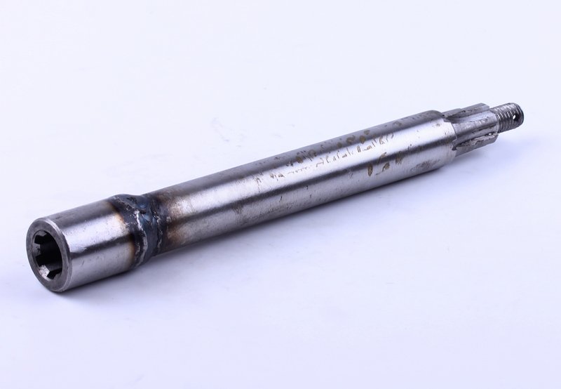 Вал трансмісії лівої L-210 mm (під шліци) KRE 1100 AMG