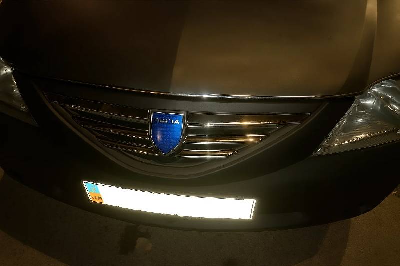 Накладки на решітку радіатора (нерж.) Carmos -Турецька сталь Dacia Logan I 2005-2008 рр.