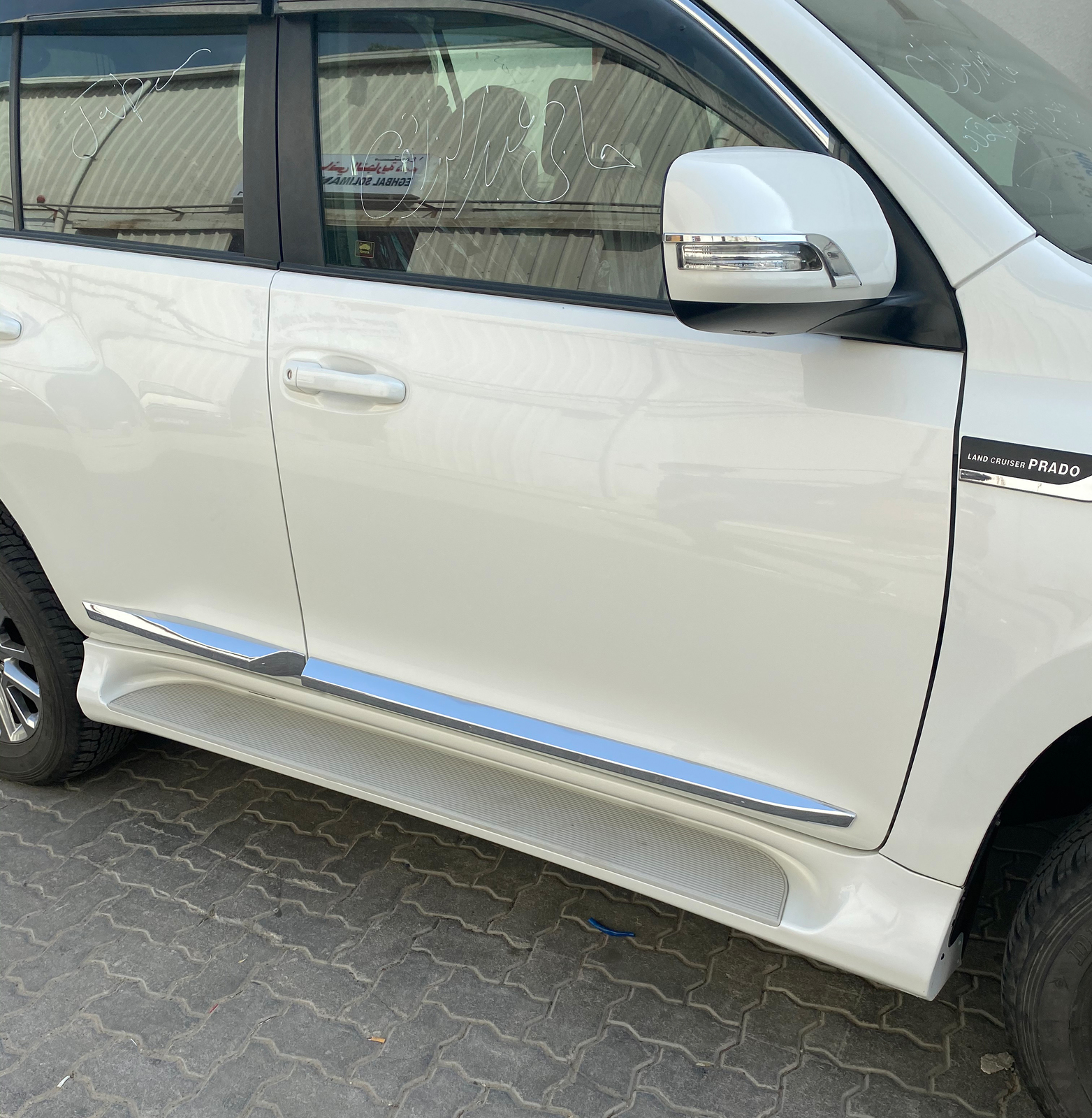 Молдинг дверей (дизайн 2018-2026) для Toyota Land Cruiser Prado 150 рр