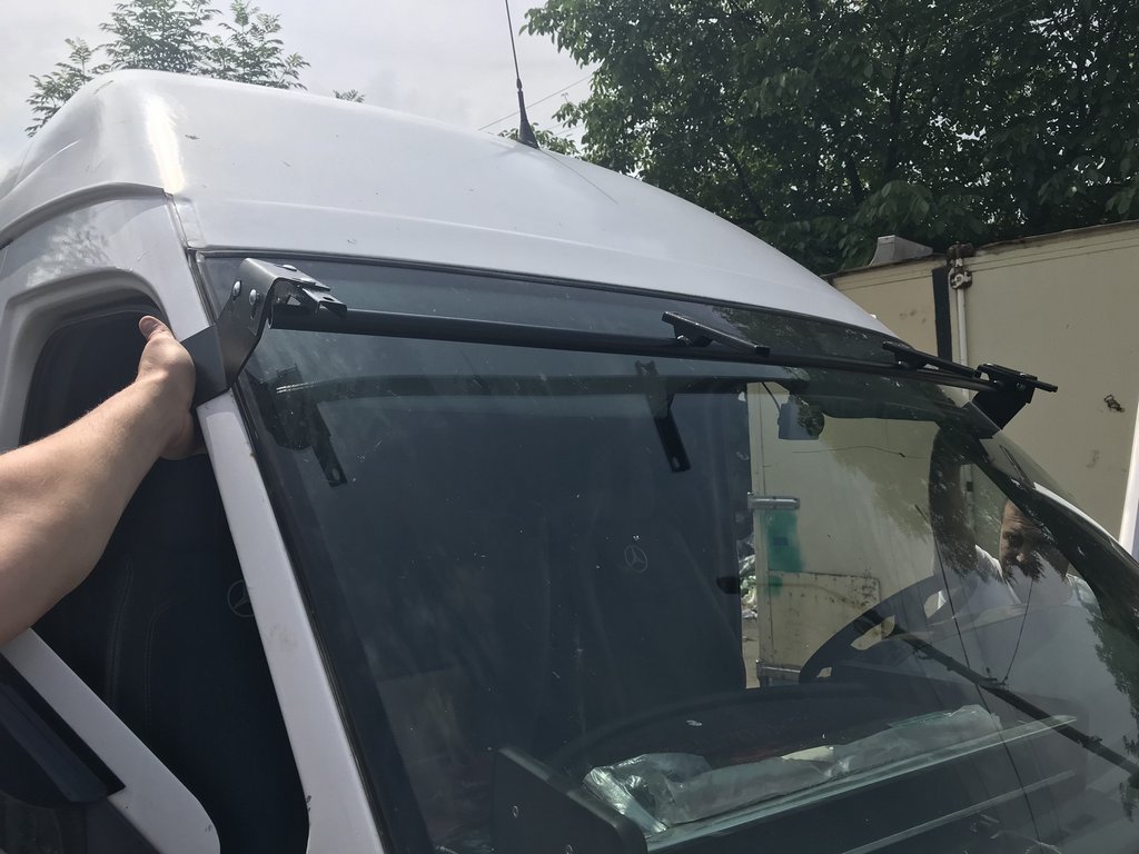 Козирьок на лобове скло (чорний глянець, 5мм) для Mercedes Sprinter W901/902/903/904/905 1995-2006 рр
