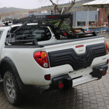 Пластикова накладка на кришку багажника Mitsubishi L200 2006-2015 гг.