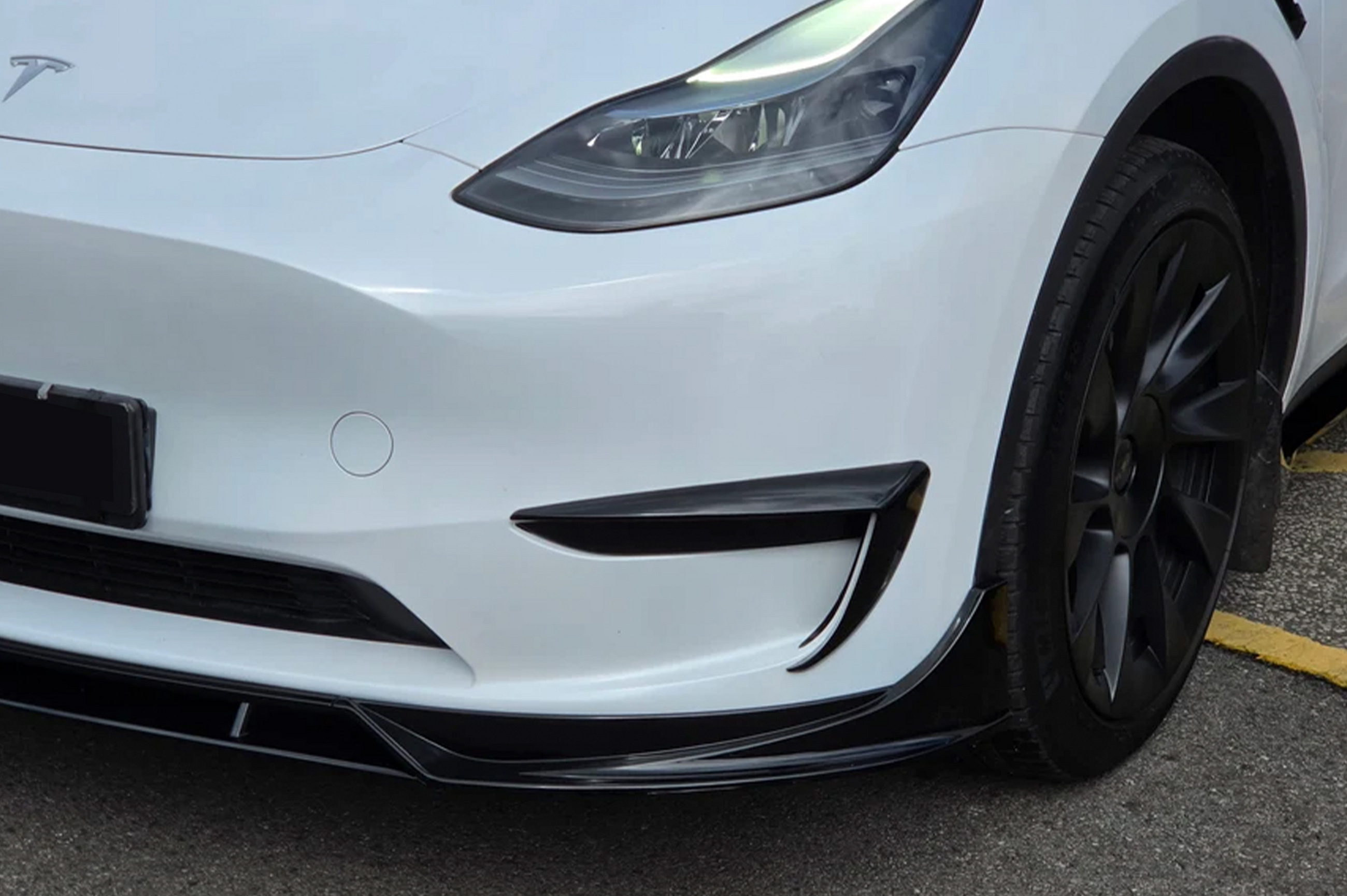 Накладки на протитуманки Fast (для 2020-2024) Tesla Model Y 2020- гг.