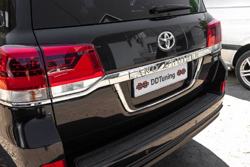 Підставка під номер стандарт Чорна Toyota Land Cruiser 200 2007-2021 рр.