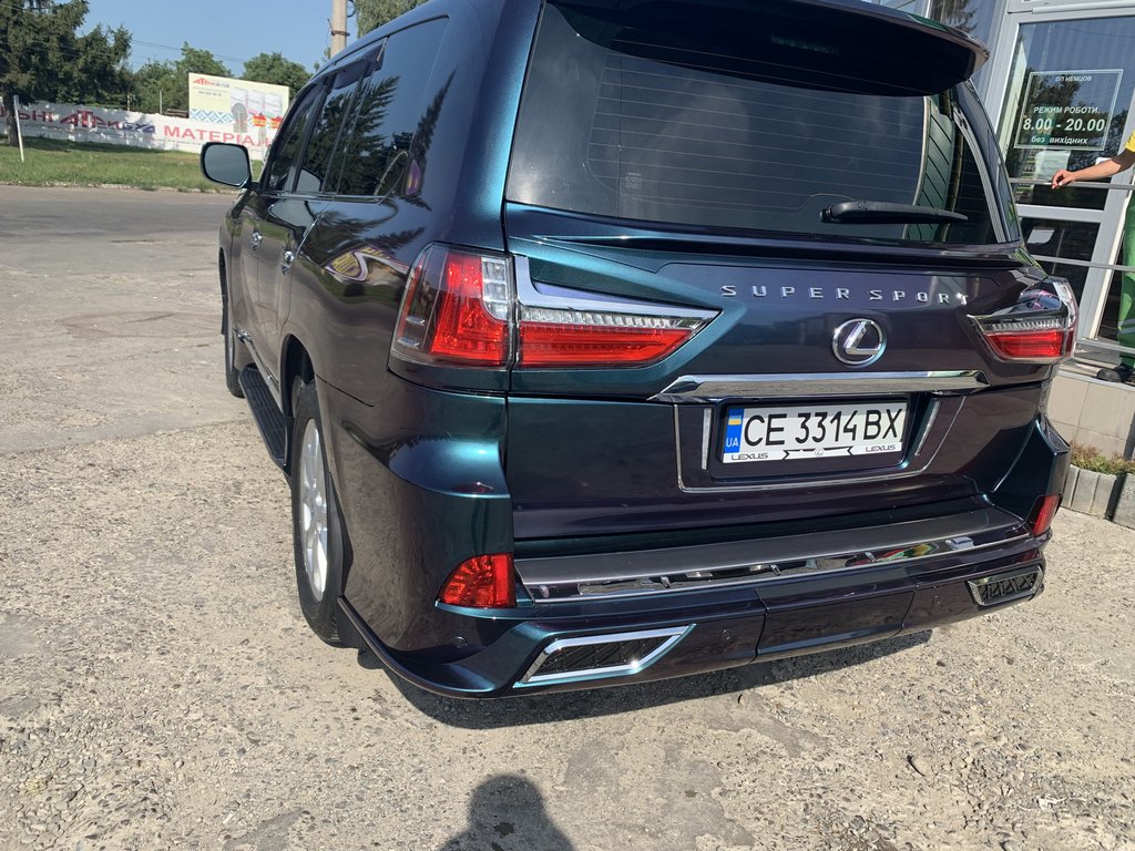 Комплект обвісів (TRD Sport 2017-2020) Білий колір для Lexus LX570/450d рр
