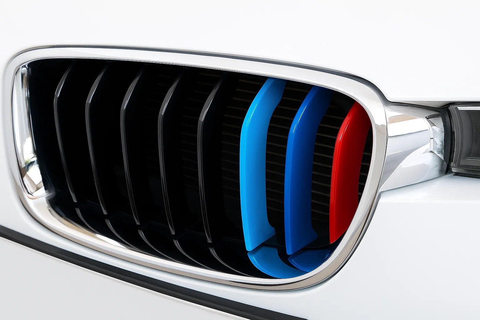 Накладки на решітку для 8-полосової (3 шт) BMW 3 серия F30/F31 2012-2019 гг.