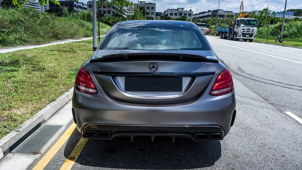 Комплект обвісів з повним заднім бампером (дизайн Black Mamba C63GT) для Mercedes C-class W205 2014-2021 рр