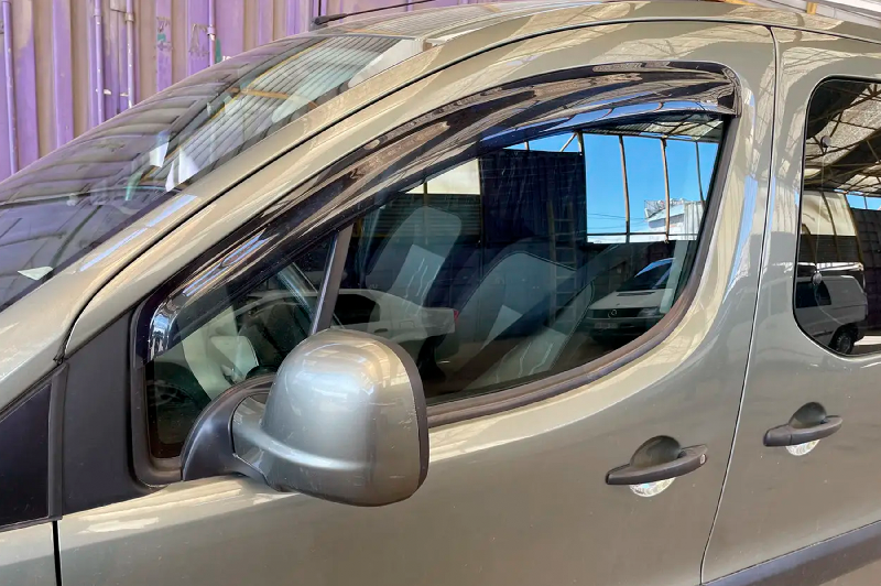 Вітровики (2 шт, HIC) Peugeot Partner Tepee 2008-2018 рр.