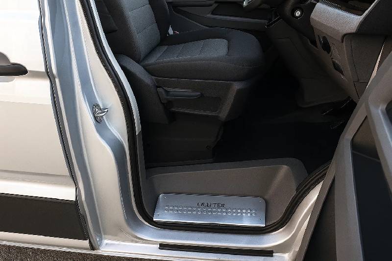Накладки на внутрішні пороги (Carmos V1) 3 шт, Carmos - Турецька сталь Volkswagen Crafter 2006-2016 рр.