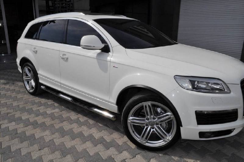 Бічні труби (2 шт., Нерж.) d70 з пластиковими вставками Audi Q5 2008-2017 рр.