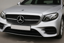 Передня решітка Diamond Black (для Avantgarde/AMG-Line/E43 AMG/E53 AMG 2016-2020) З місцем під камеру Mercedes E-сlass W213 2016-2023 рр.