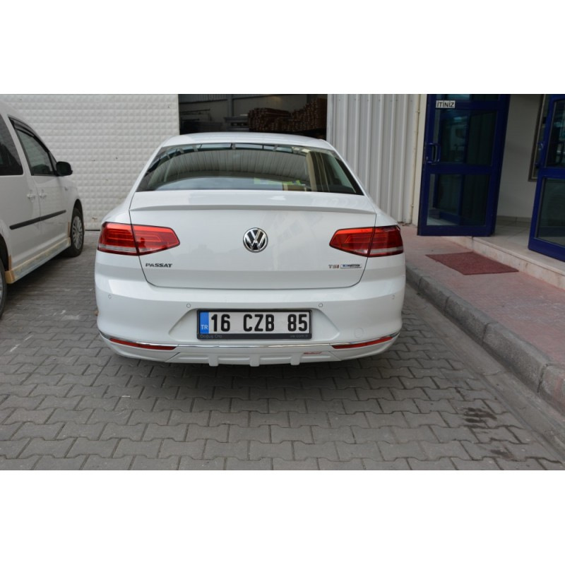 Задній дифузор (під фарбування) Volkswagen Passat B8 2015-2023 рр.