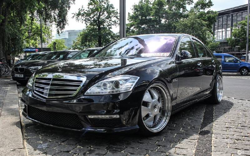 Передній бампер в зібраному вигляді AMG S65 Mercedes S-сlass W221 2005-2013 рр.