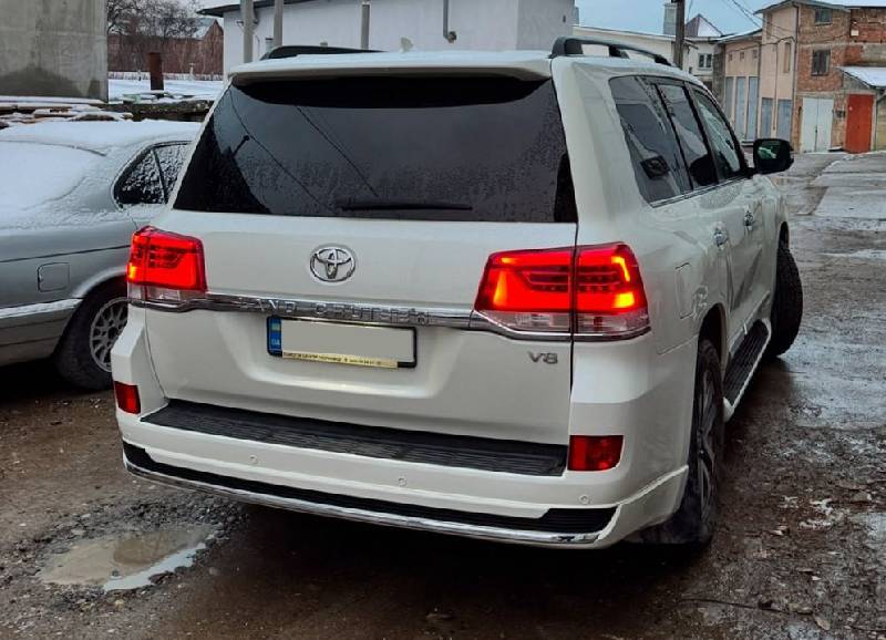 Задній бампер 2016+ під фарбування (Китай) Toyota Land Cruiser 200 2007-2021 рр.
