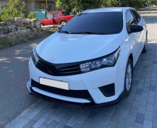 Накладка на передній бампер ЛИП (чорна) Toyota Corolla 2013-2019 рр.
