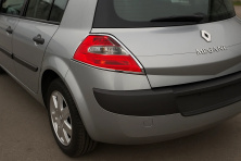 Накладки на задні ліхтарі (HB, 2 шт, пласт) Renault Megane II 2004-2009 рр.