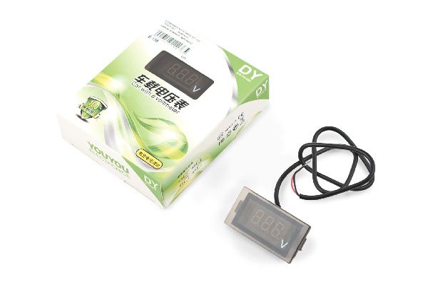 Цифровой вольтметр DC 12V (врезной, прямоугольный, красный) YOUYOU