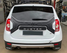 Пластикова накладка на кришку багажника Renault Duster 2008-2017 рр.