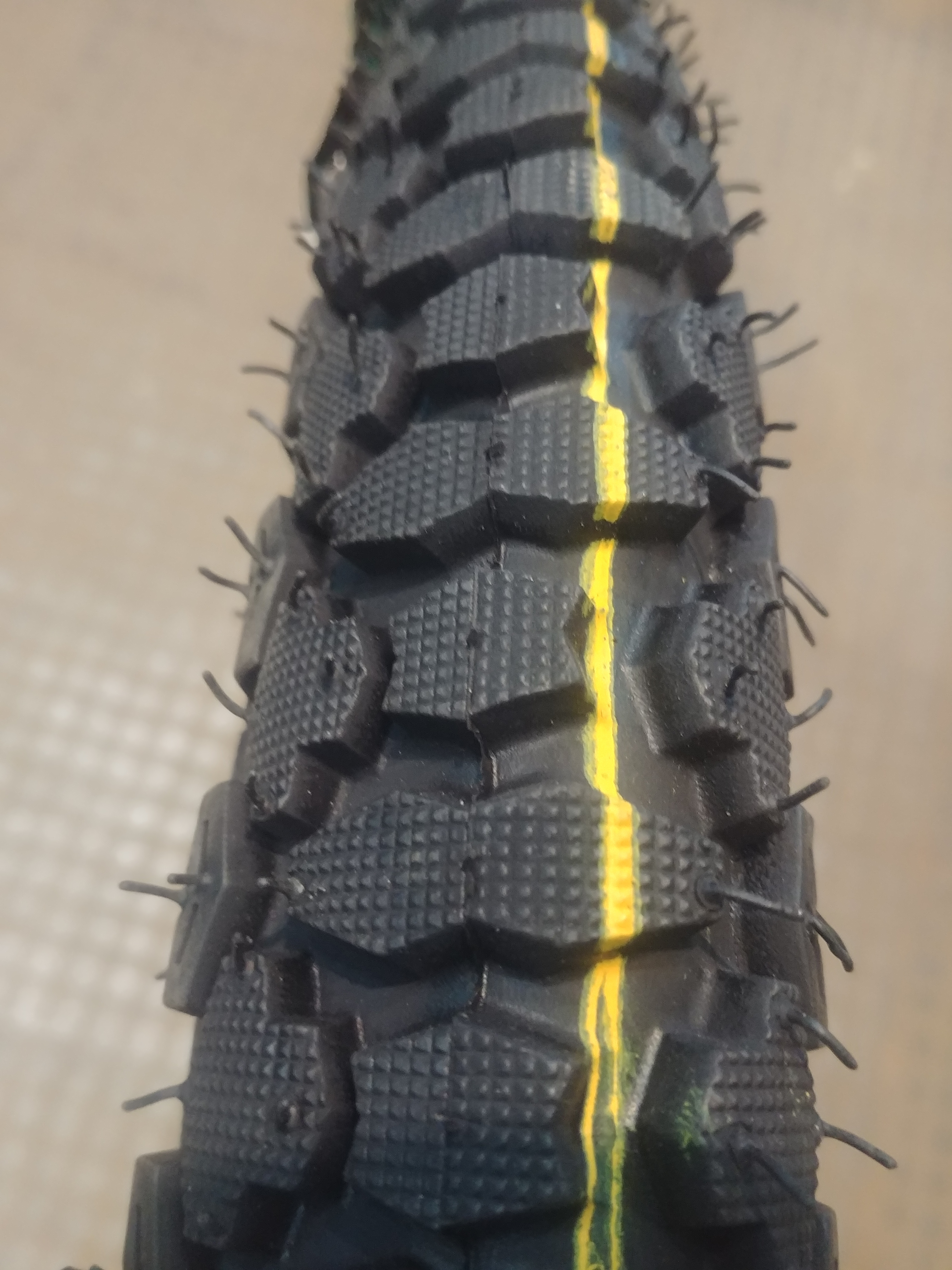 Мотошина 2,50 -16 TT (камерная, дорожная) YAT