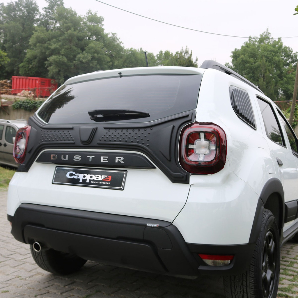 Пластикова накладка на кришку багажника (1 деталь) Renault Duster 2018-2024 гг.