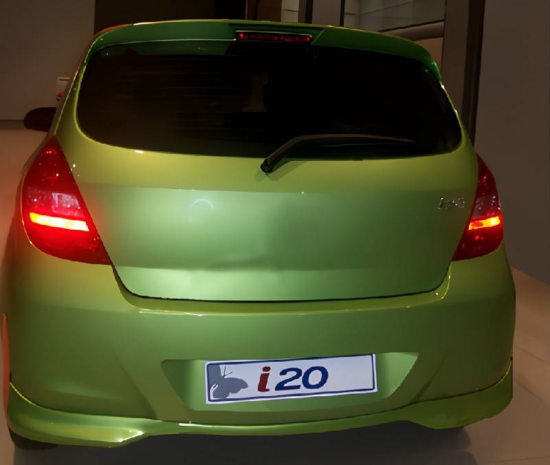 Задня нижня накладка (під фарбування) Hyundai I-20 2008-2012 рр.