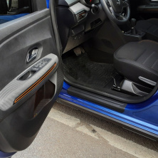 Накладки на дверні пороги EuroCap (4 шт, ABS) Dacia Sandero 2021- рр.