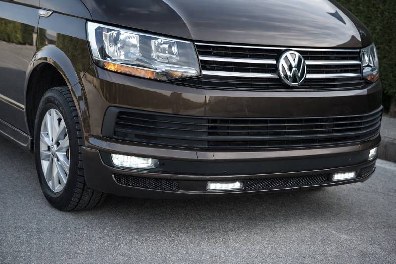 Накладка на передній бампер Sport 2-LED 2015-2018 (під фарбування) Volkswagen T6 2015-2024 рр.