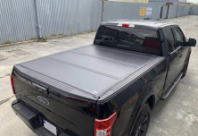 Кришка в кузов 4-х секційна Toyota Hilux 2015- гг.