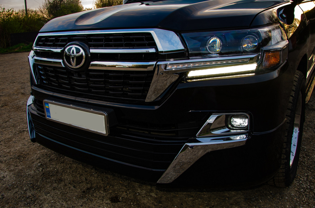 Комплект обвісів 2016-2021 (Executive 2021) Чорний колір для Toyota Land Cruiser 200 рр
